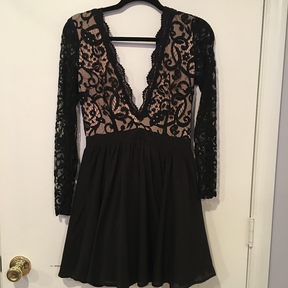 Missguided Plunging neckline lace dress/UK sz 10
